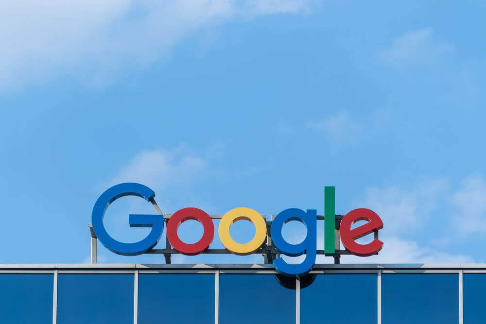 Google regroupe les avis locaux (My Business) positifs par caractéristiques