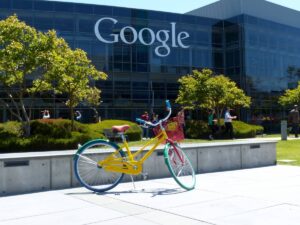 Encore un traitement de faveur : Google teste des résultats de recherche étendus pour Reddit
